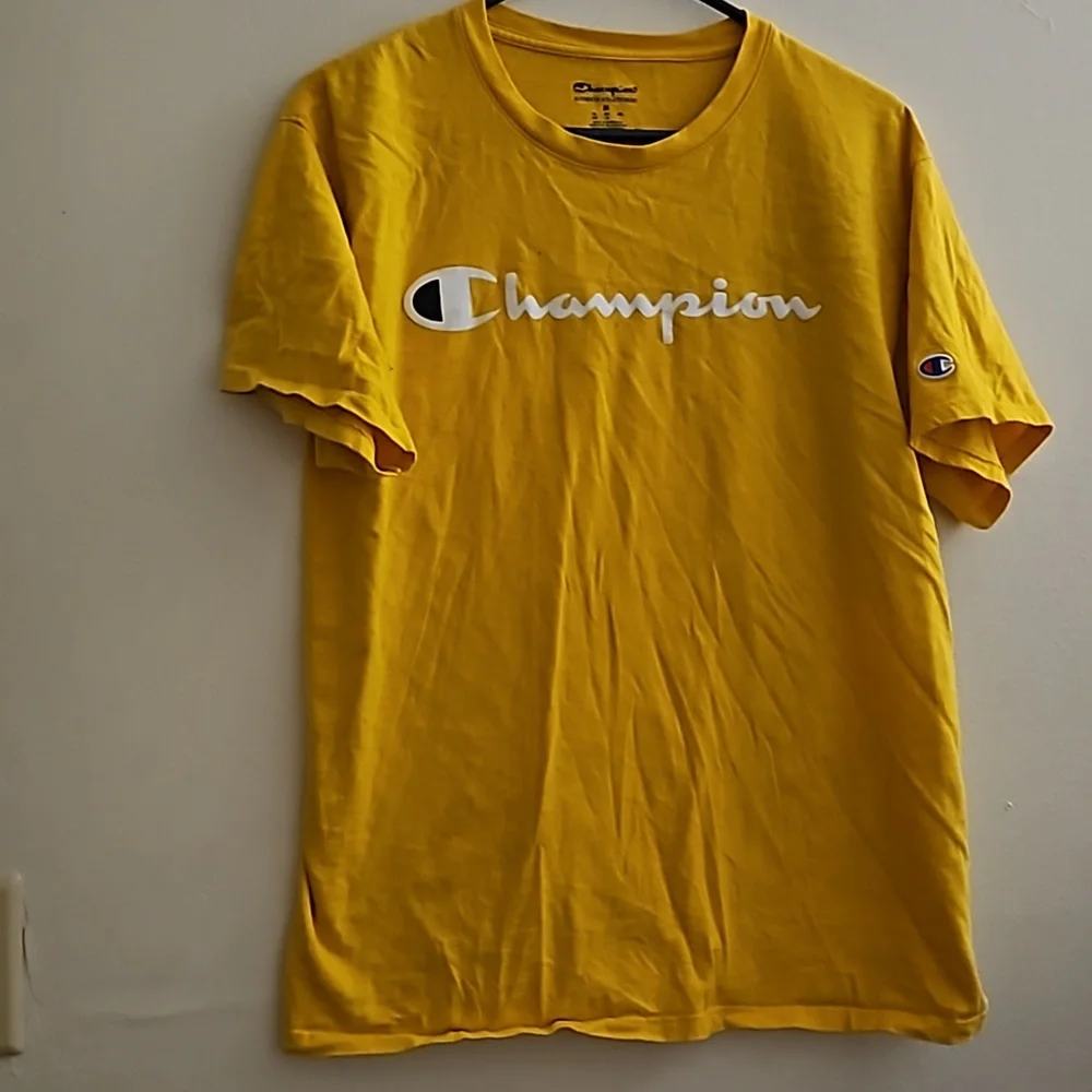 Medium Champion Gold TSHIRT - Picture 1 of 3